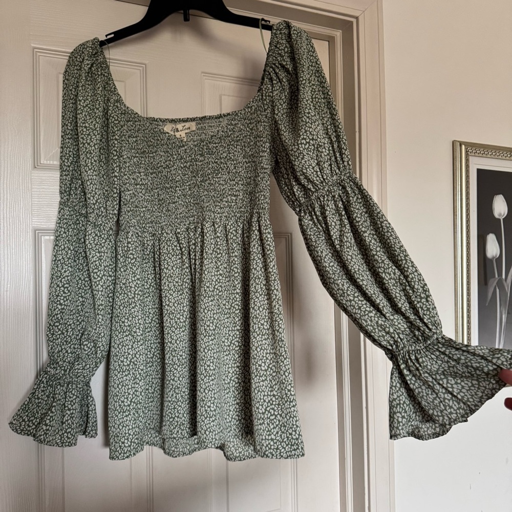 Vine & Love Sage Patterned Top